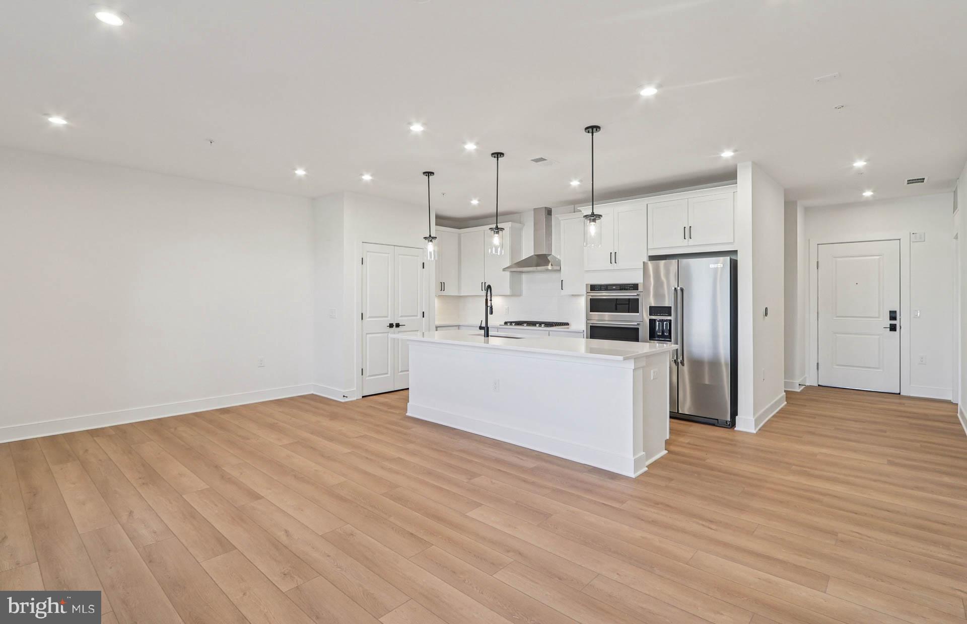 1141 Fortune Terrace, Unit 307 Potomac, MD 20854 - Photo 4 of 27 Kitchen - Actual Home