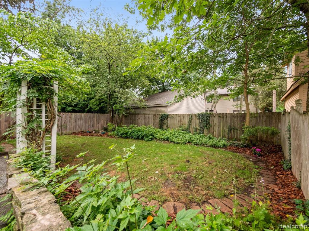 1072 Ridgedale Avenue Birmingham, MI 48009 - Photo 43 of 51