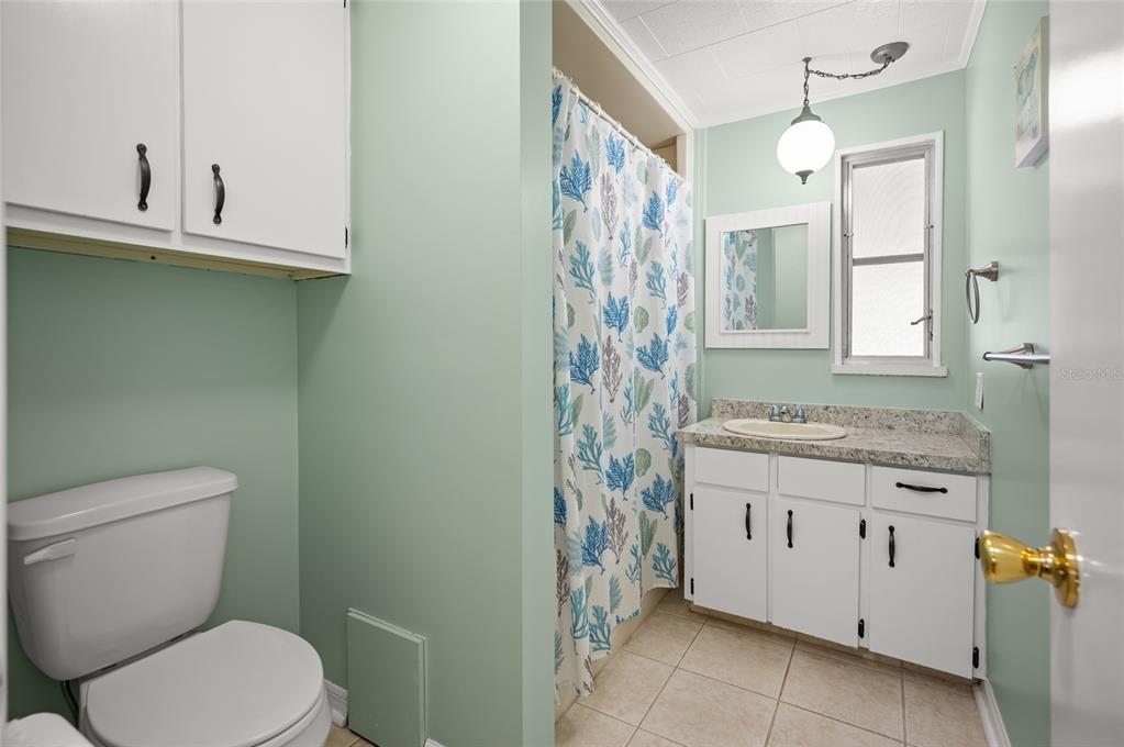 5751 Hyacinth Road Venice, FL 34293 - Photo 18 of 44