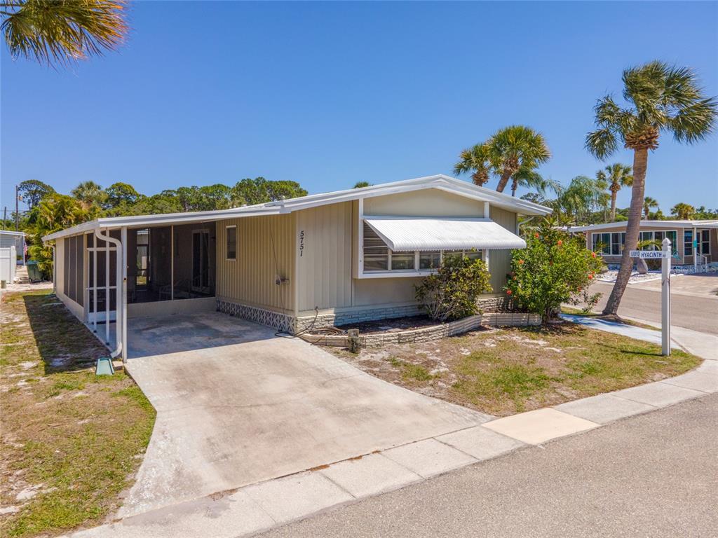 5751 Hyacinth Road Venice, FL 34293 - Photo 34 of 44