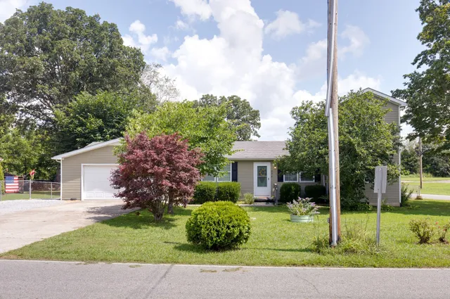 $289,900 | 335 Pleasant View Road, White Bluff, TN 37187