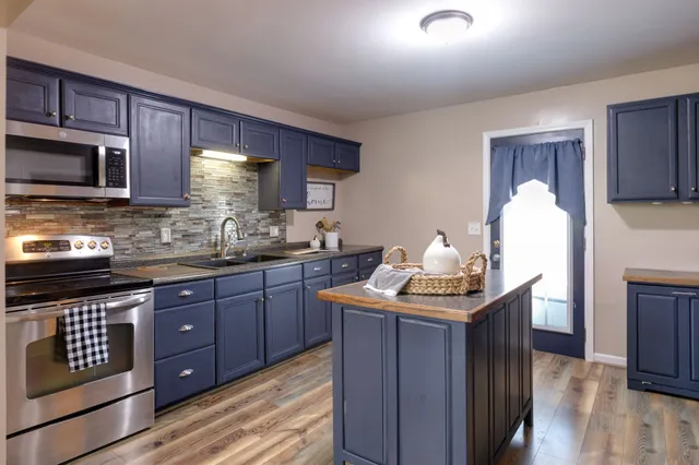 $289,900 | 335 Pleasant View Road, White Bluff, TN 37187