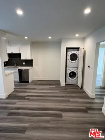 $4,100 | 11725 Darlington Avenue, Unit 2, Los Angeles, CA 90049