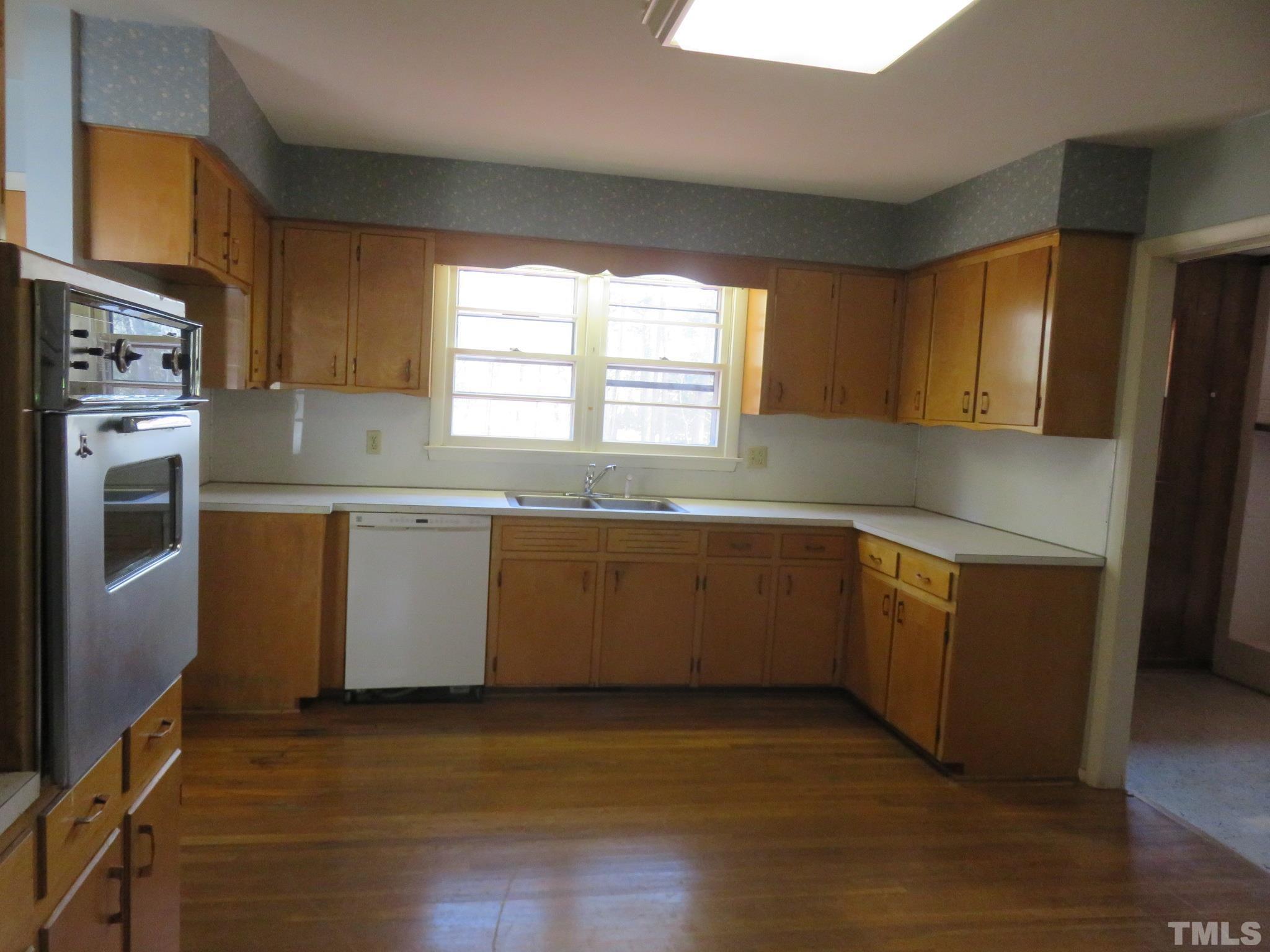 5804 Deblyn Avenue Raleigh, NC 27612 - Photo 12 of 31 Gallery Image 12
