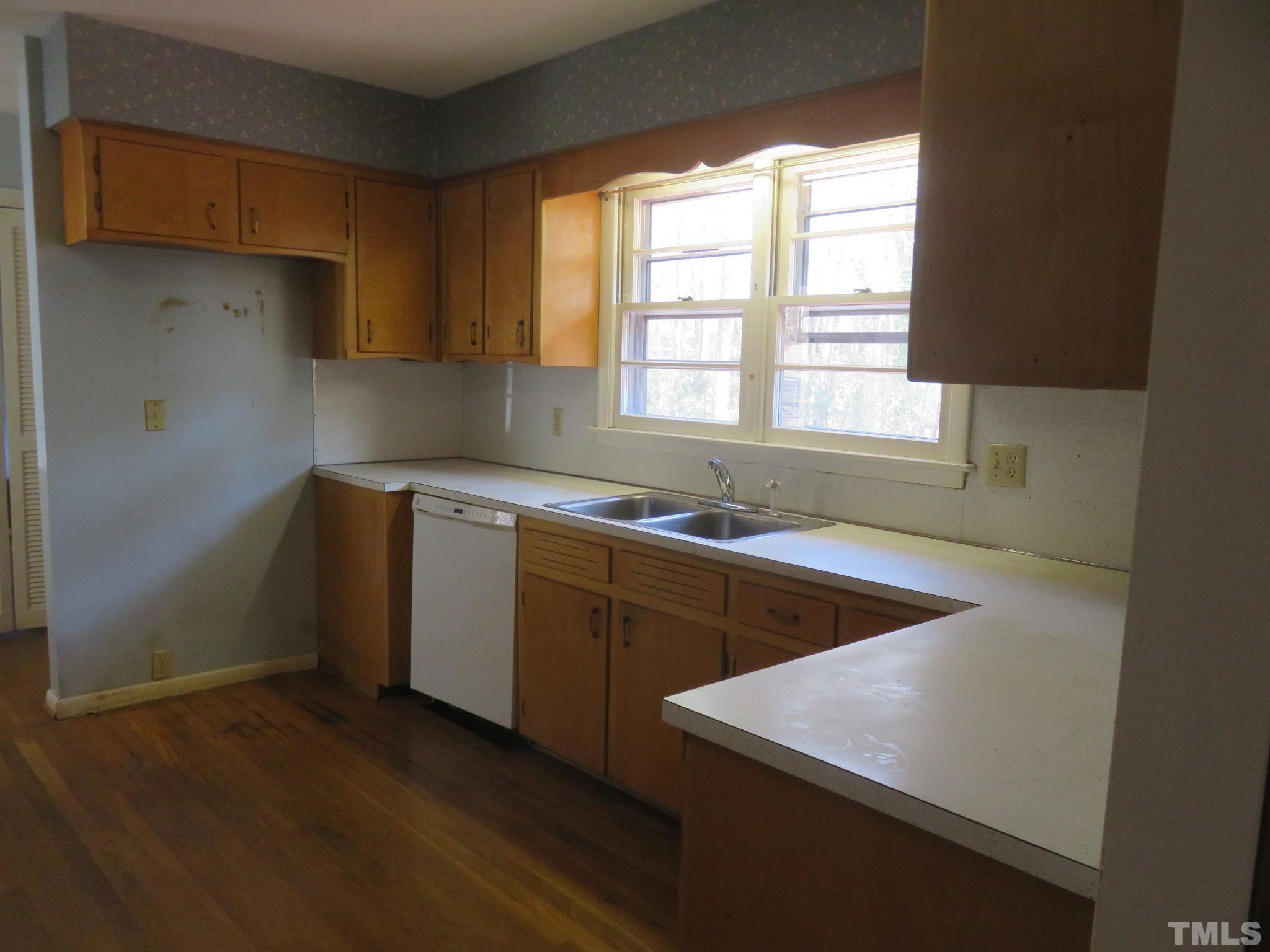 5804 Deblyn Avenue Raleigh, NC 27612 - Photo 14 of 31 Gallery Image 14
