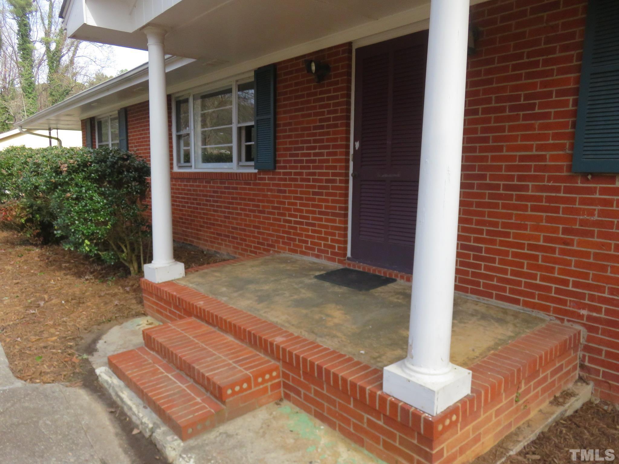 5804 Deblyn Avenue Raleigh, NC 27612 - Photo 3 of 31 Gallery Image 3