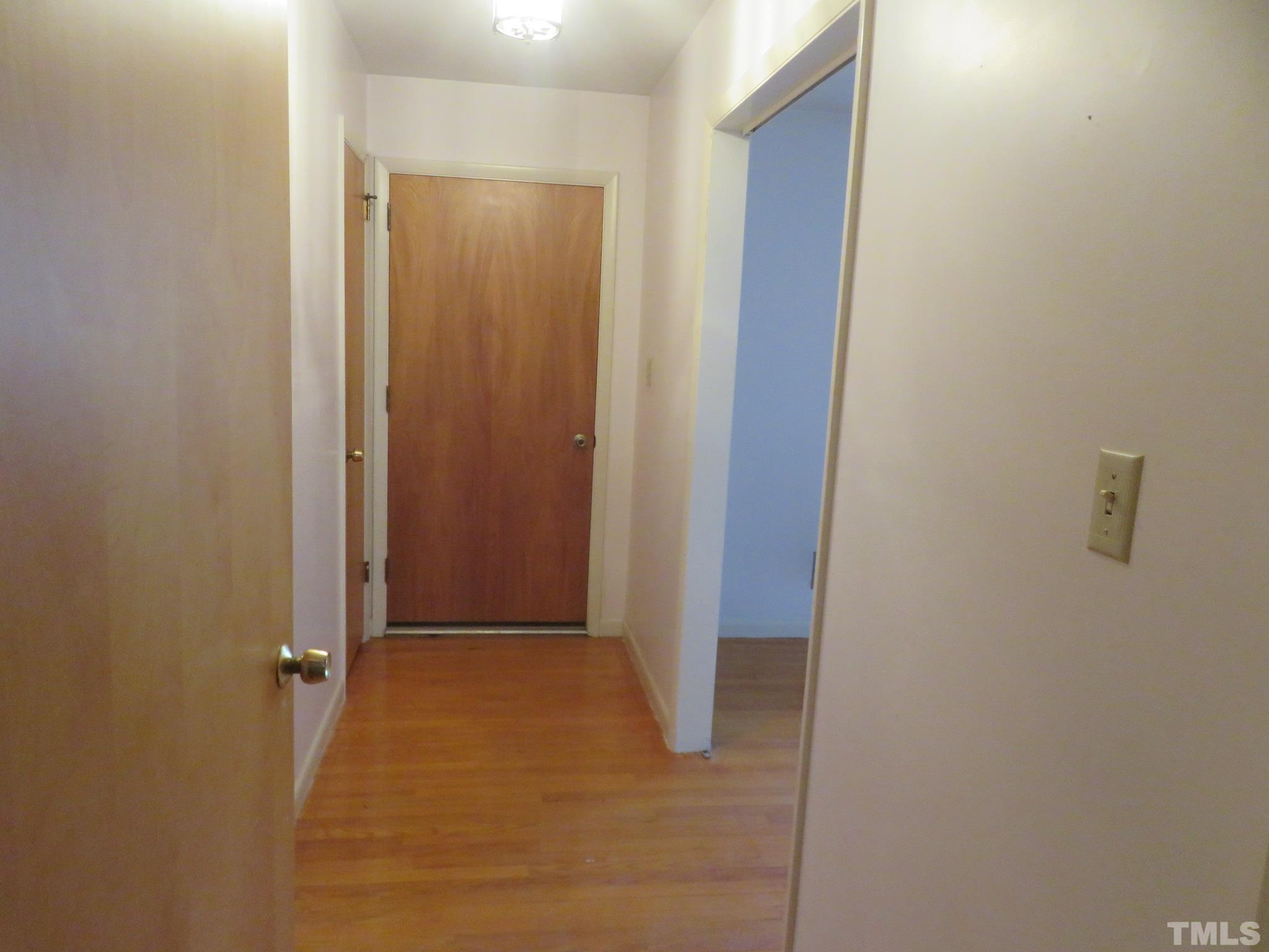 5804 Deblyn Avenue Raleigh, NC 27612 - Photo 7 of 31 Gallery Image 7