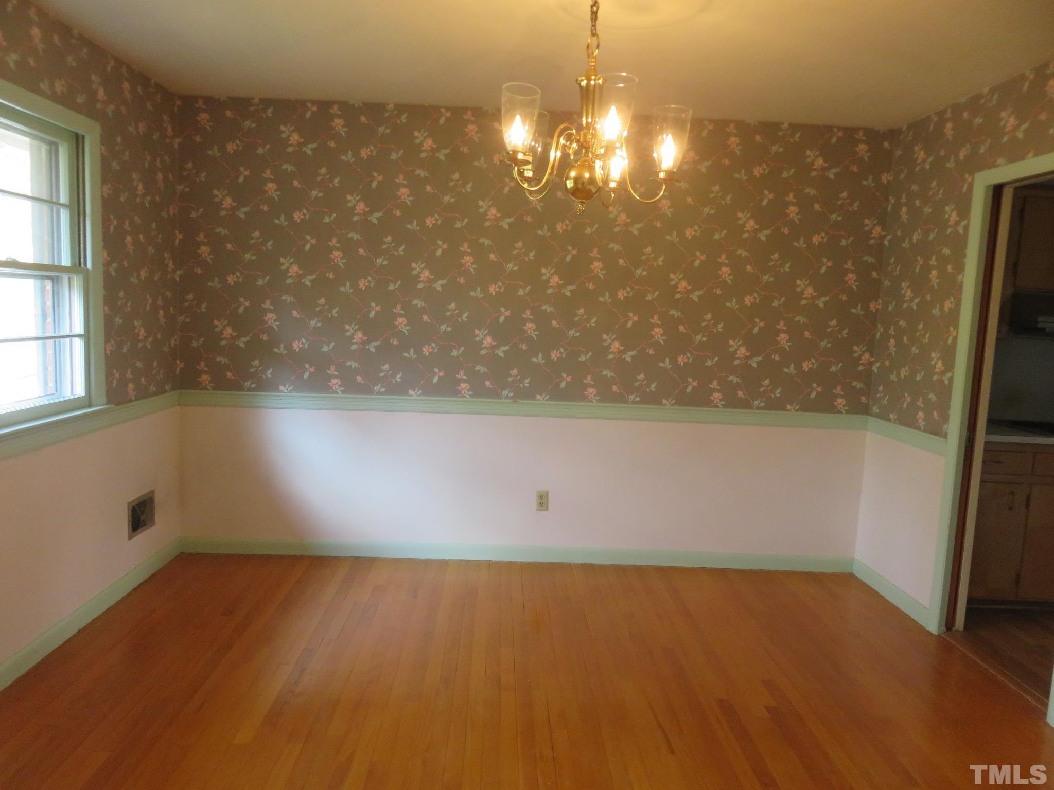 5804 Deblyn Avenue Raleigh, NC 27612 - Photo 9 of 31 Gallery Image 9