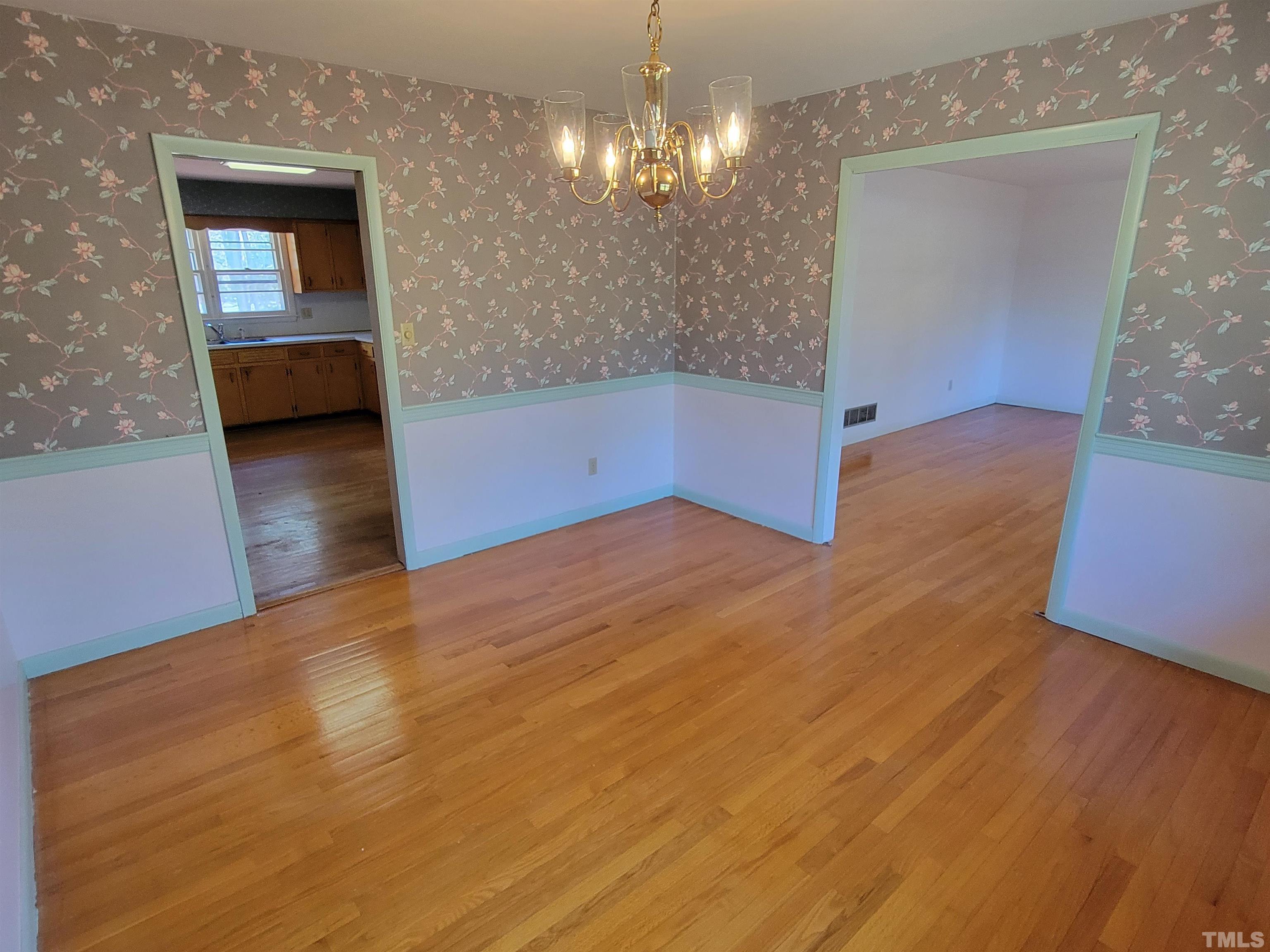 5804 Deblyn Avenue Raleigh, NC 27612 - Photo 10 of 31 Gallery Image 10