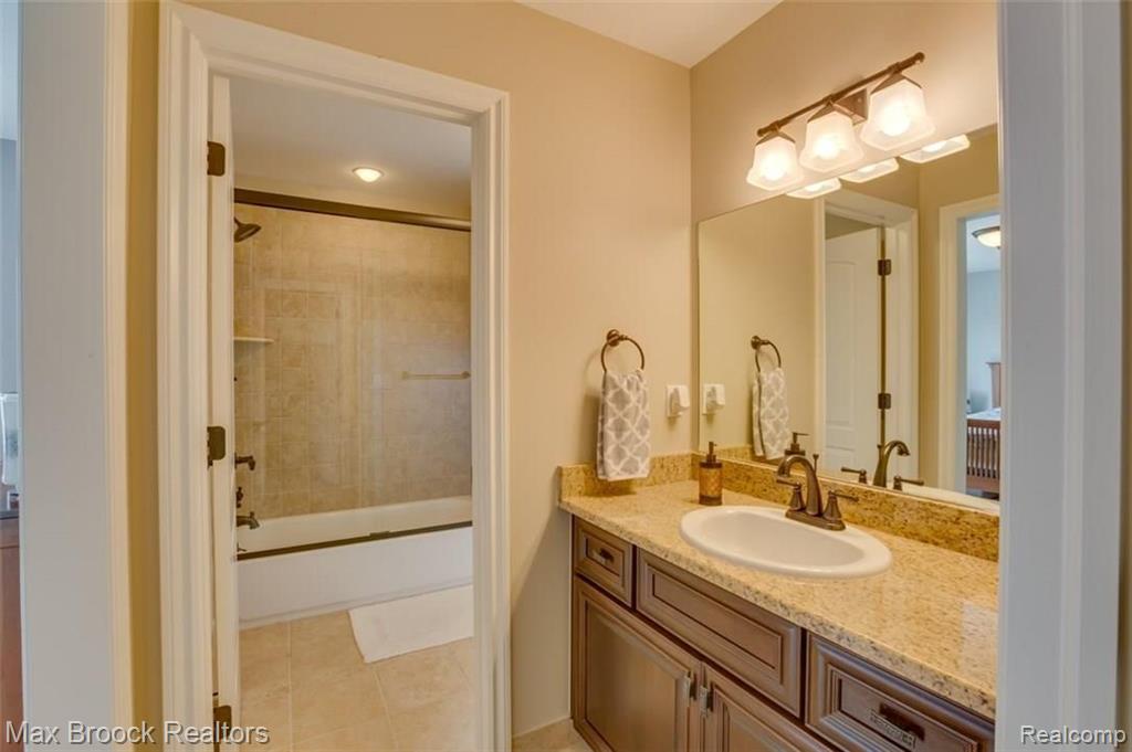 2766 North Addison Circle Rochester, MI 48306 - Photo 42 of 69