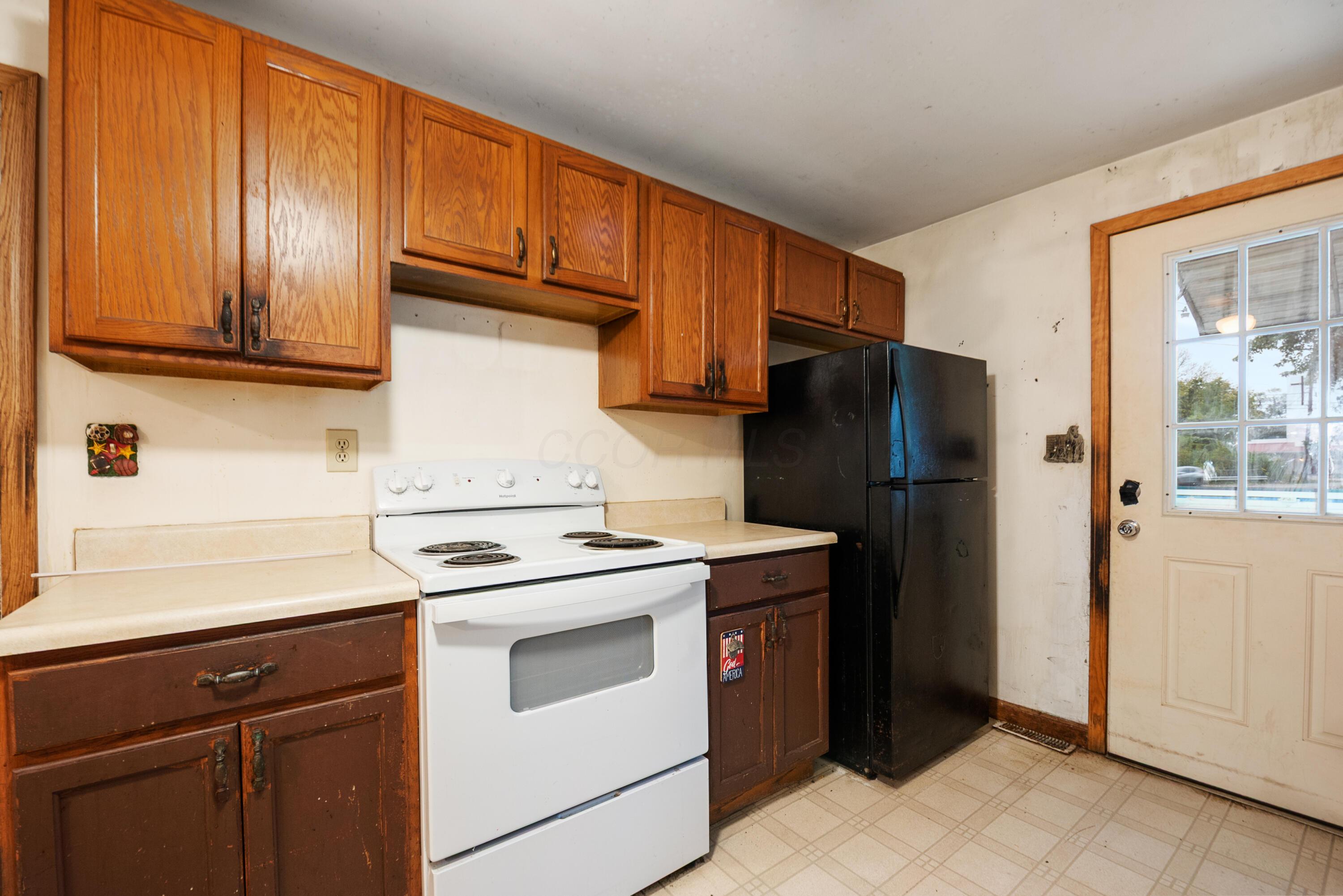 551 East Main Street Circleville, OH 43113 - Photo 5 of 30 Kitchen