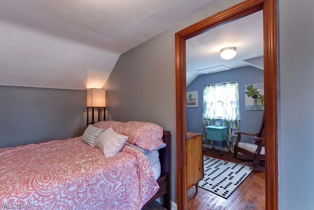 18231 Marcella Road Cleveland, OH 44119 - Photo 18 of 25 Adjoining bedroom
