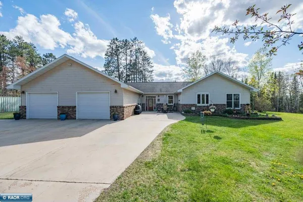 $577,700 | 4003 Highway 5, Hibbing, MN 55746