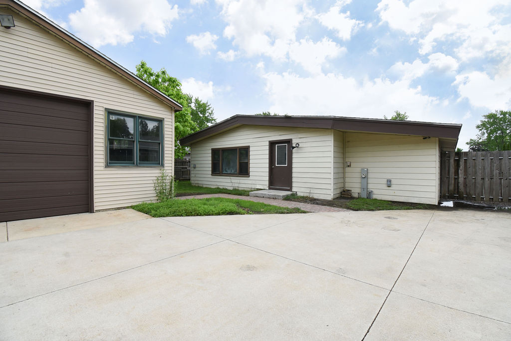 2204 West Central Road Rolling Meadows, IL 60008 - Photo 24 of 29