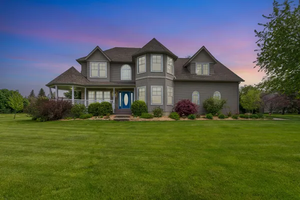 $712,500 | 9355 Apple Crest Drive, Saline, MI 48176