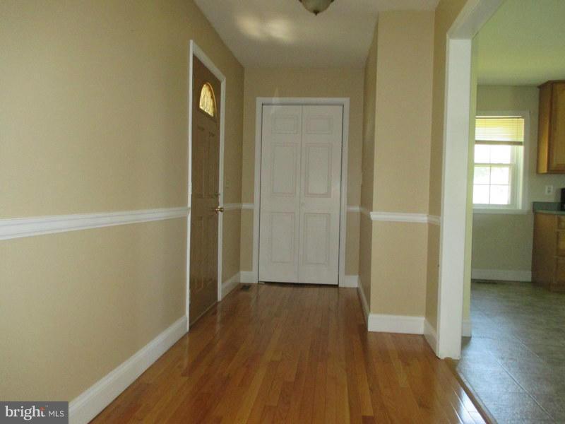 505 View Town Road Amissville, VA 20106 - Photo 2 of 14 Foyer
