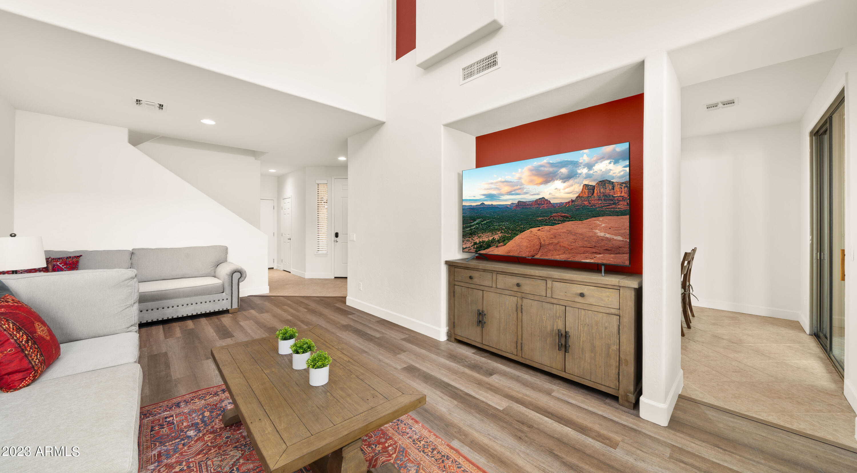 1024 East Frye Road, Unit 1046 Phoenix, AZ 85048 - Photo 12 of 36 Living Room