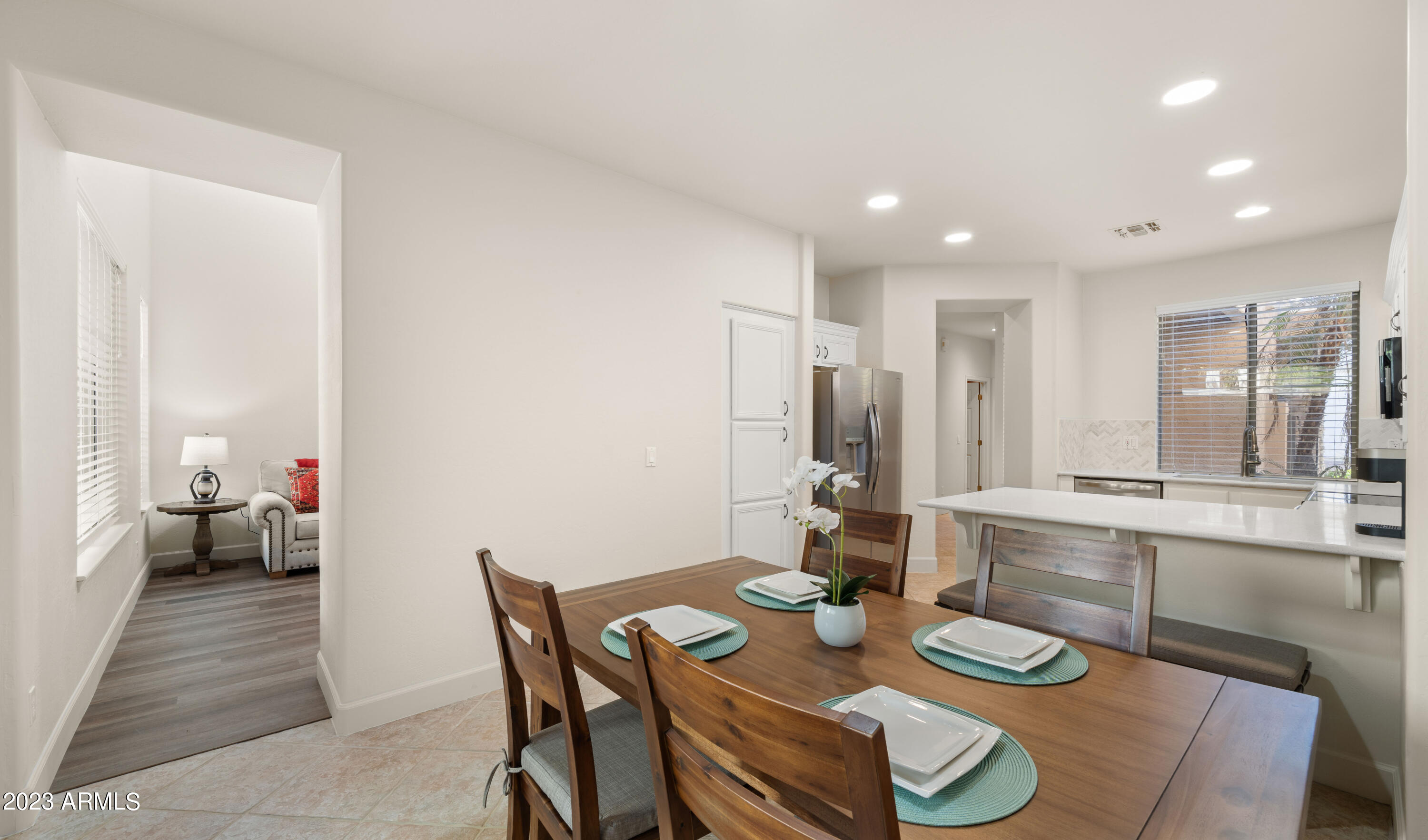 1024 East Frye Road, Unit 1046 Phoenix, AZ 85048 - Photo 8 of 36 Breakfast Bar & Dining