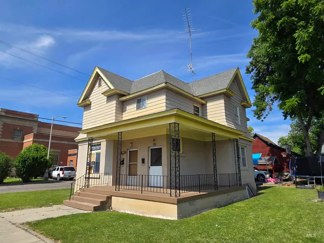 $330,000 | 535 West 1st Street, Weiser, ID 83672