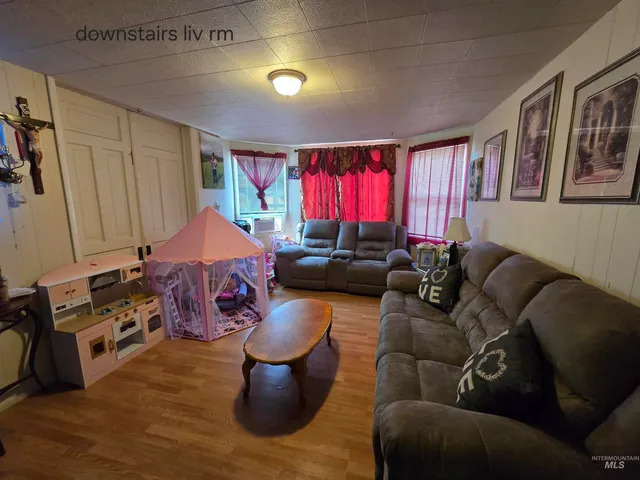 $330,000 | 535 West 1st Street, Weiser, ID 83672