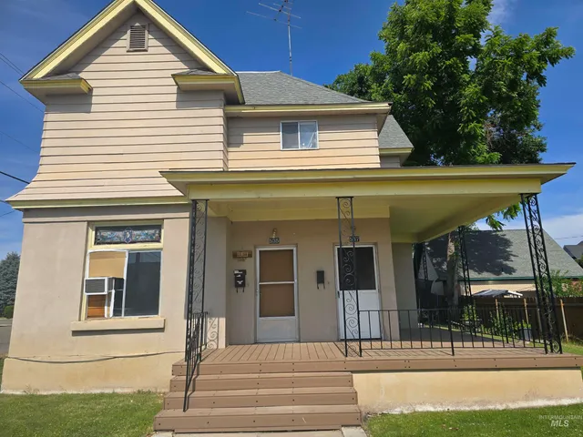 $330,000 | 535 West 1st Street, Weiser, ID 83672