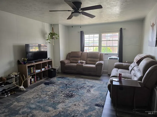 $330,000 | 535 West 1st Street, Weiser, ID 83672