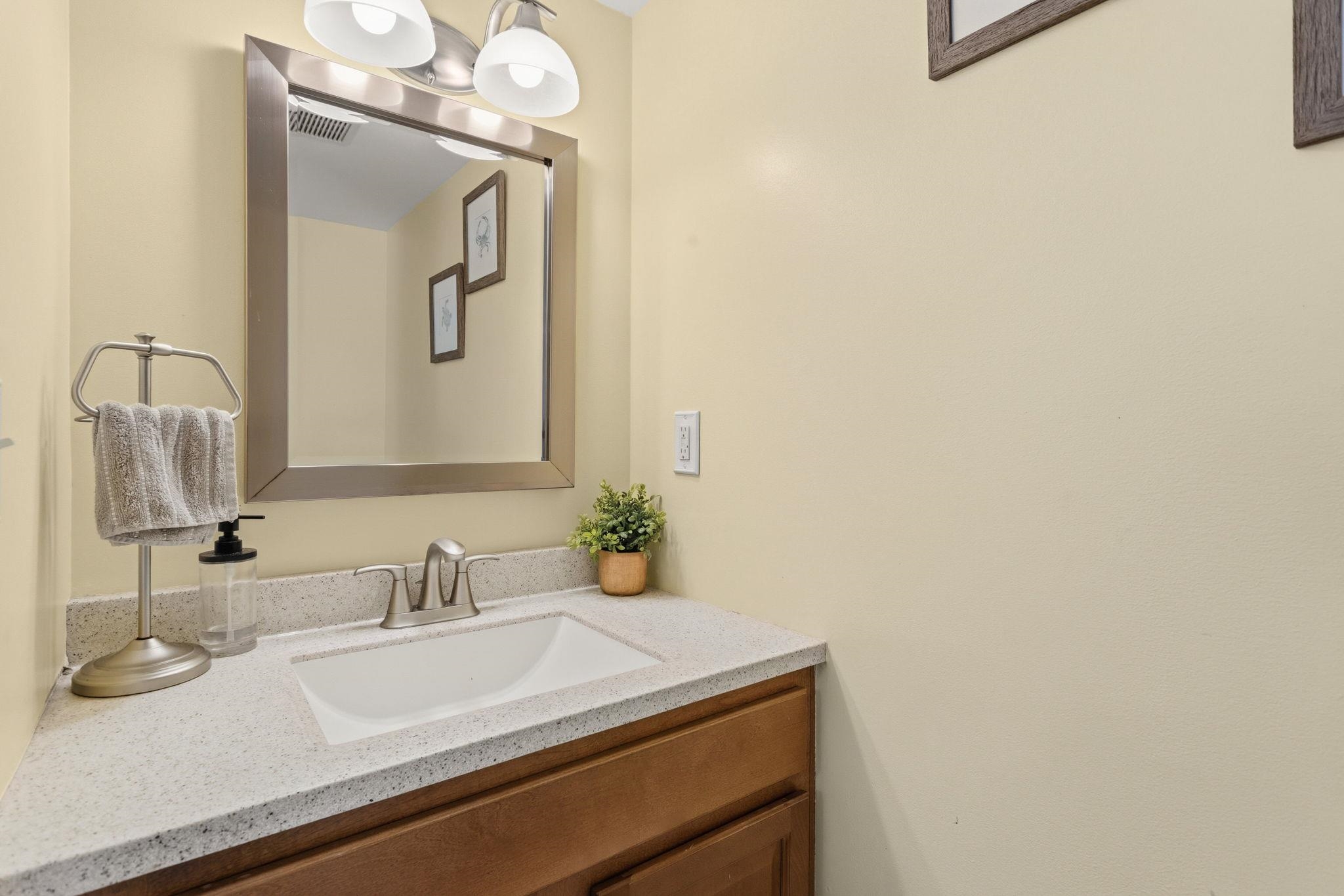 195 Silver Street, Unit 15 Manchester, NH 03103 - Photo 25 of 33