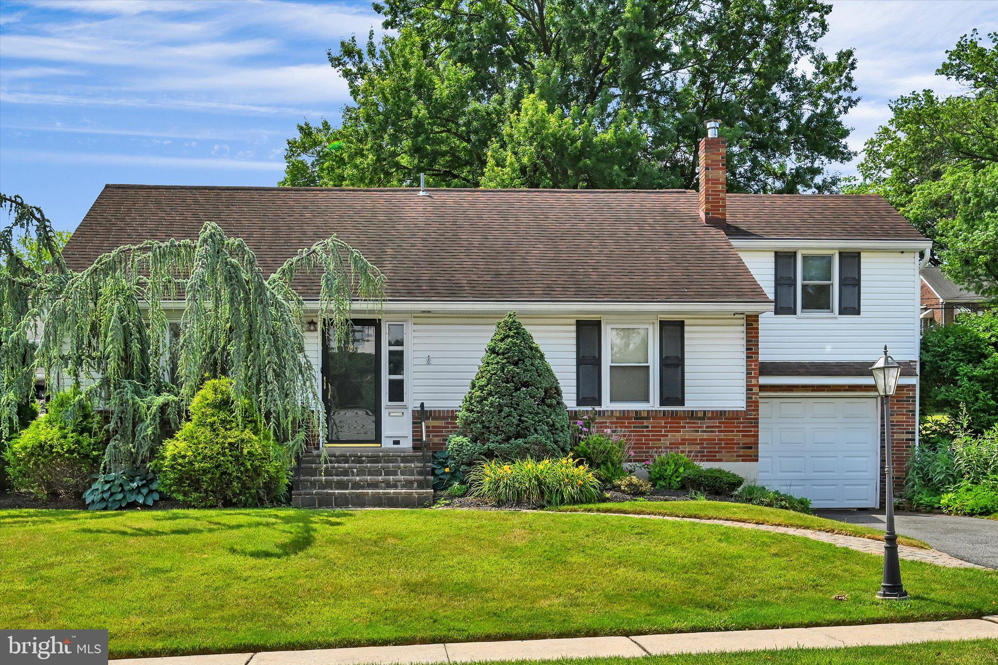 3102 Curtis Road Sinking Spring, PA 19608 - Photo 4 of 39