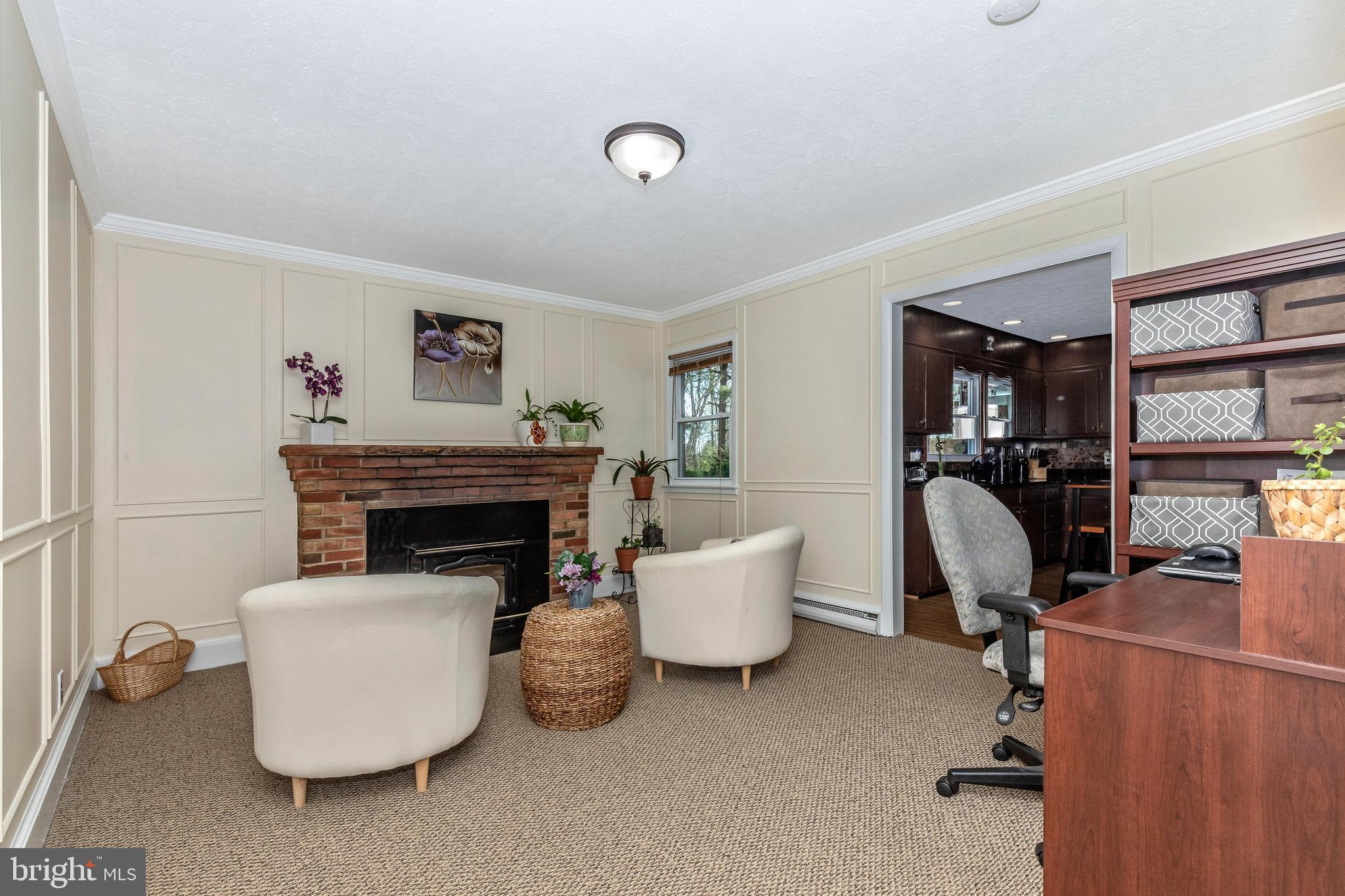 12150 Fingerboard Road Monrovia, MD 21770 - Photo 15 of 56 Office/Den off Kitchen