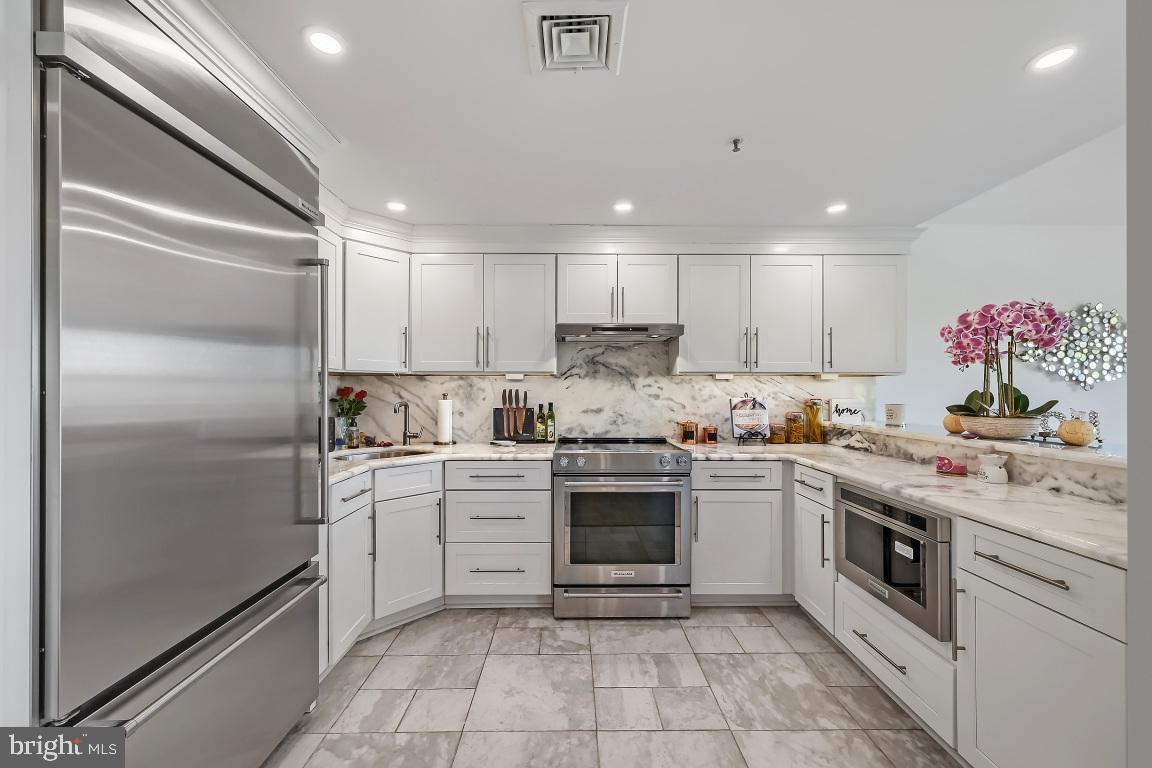 250 President Street, Unit 211 Baltimore, MD 21202 - Photo 8 of 63