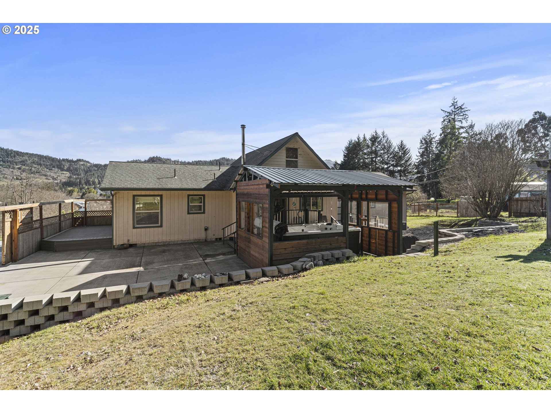 889 H Avenue Powers, OR 97466 - Photo 24 of 41