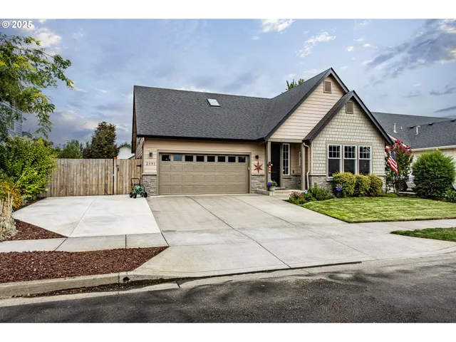 $649,000 | 2591 16th Street, Springfield, OR 97477