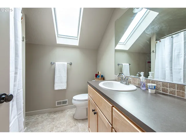 $639,000 | 2591 16th Street, Springfield, OR 97477