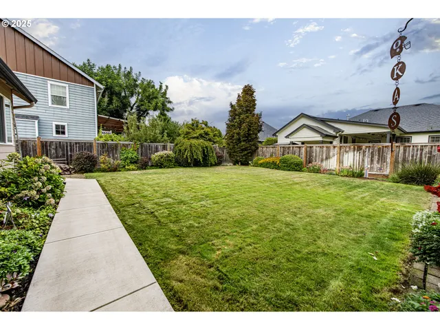 $639,000 | 2591 16th Street, Springfield, OR 97477