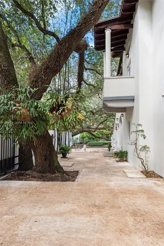 $5,900,000 | 4191 Lybyer Avenue, Miami, FL 33133