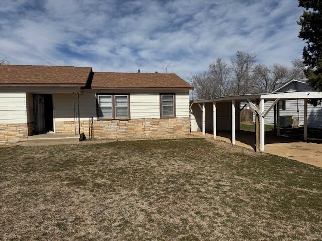 1040 West Dickens Street Slaton, TX 79364 - Photo 4 of 22 IMG_3541