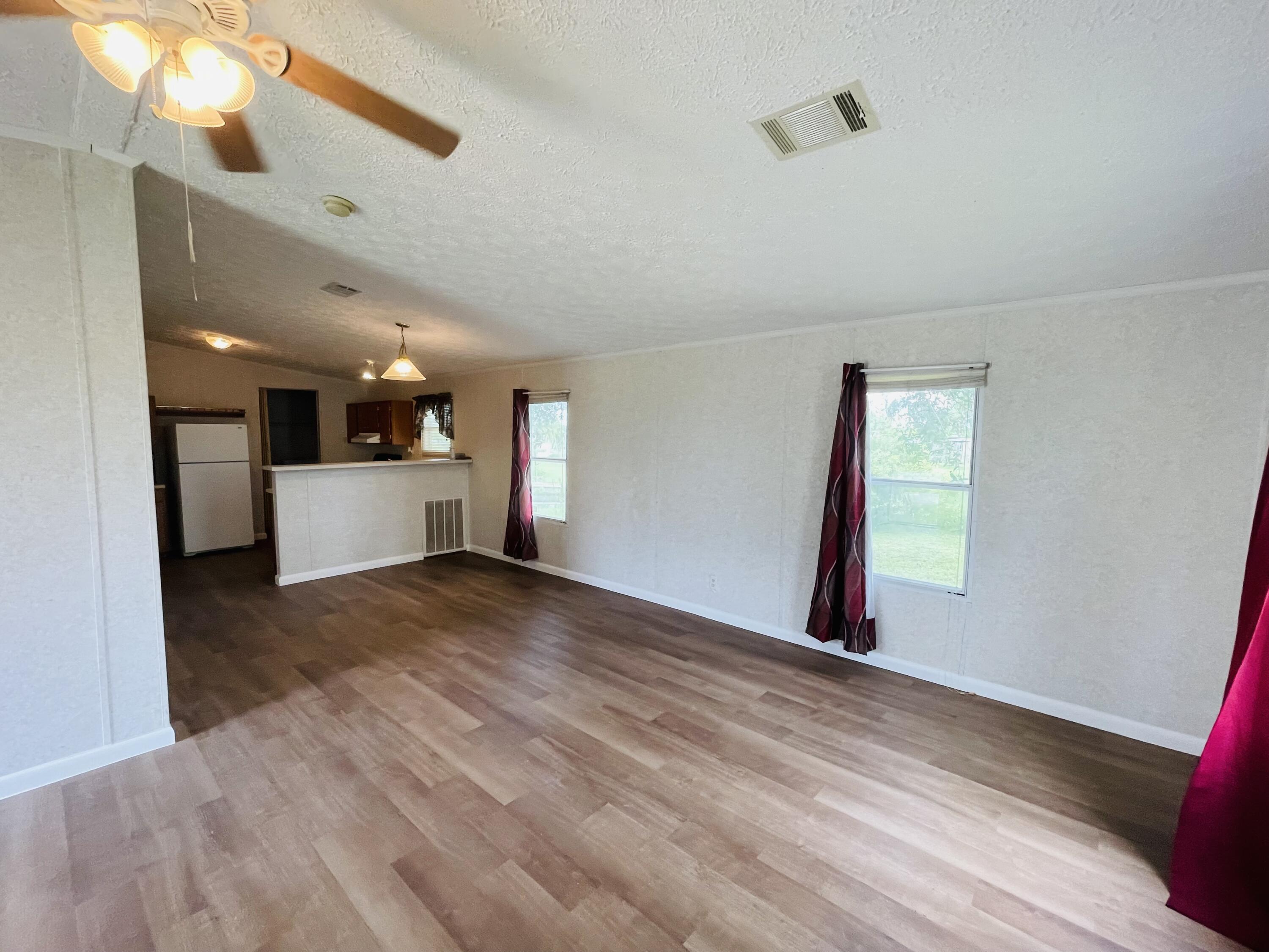 1103 Lemon Street Okeechobee, FL 34974 - Photo 3 of 15 IMG_7294