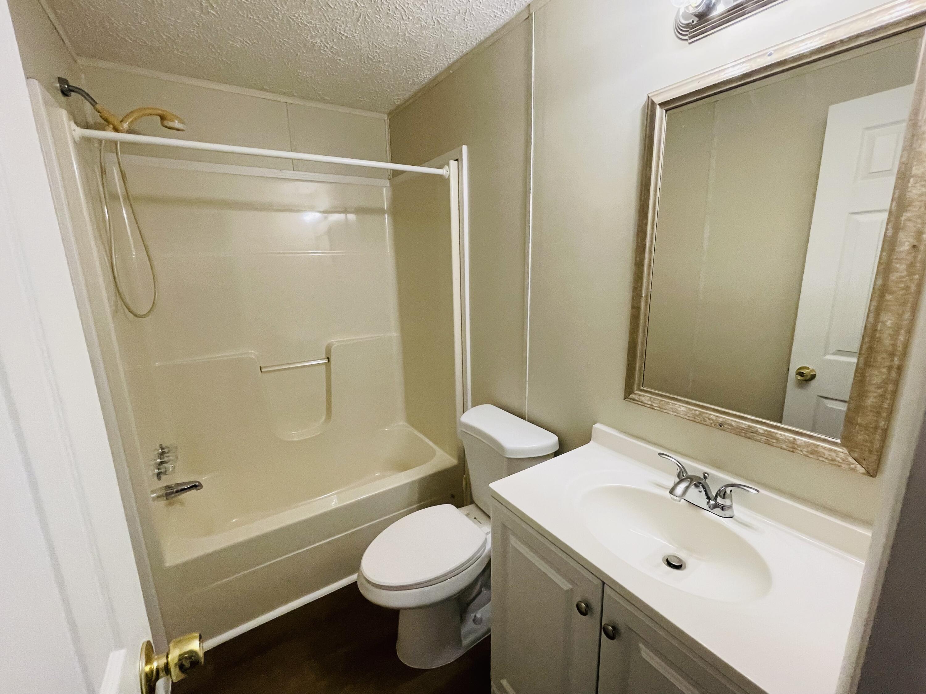 1103 Lemon Street Okeechobee, FL 34974 - Photo 9 of 15 IMG_7300