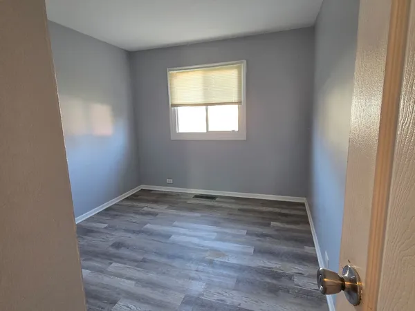 $142,000 | 15246 Calitonia Drive, Markham, IL 60428