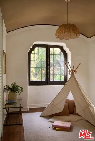 a view of entryway and hall