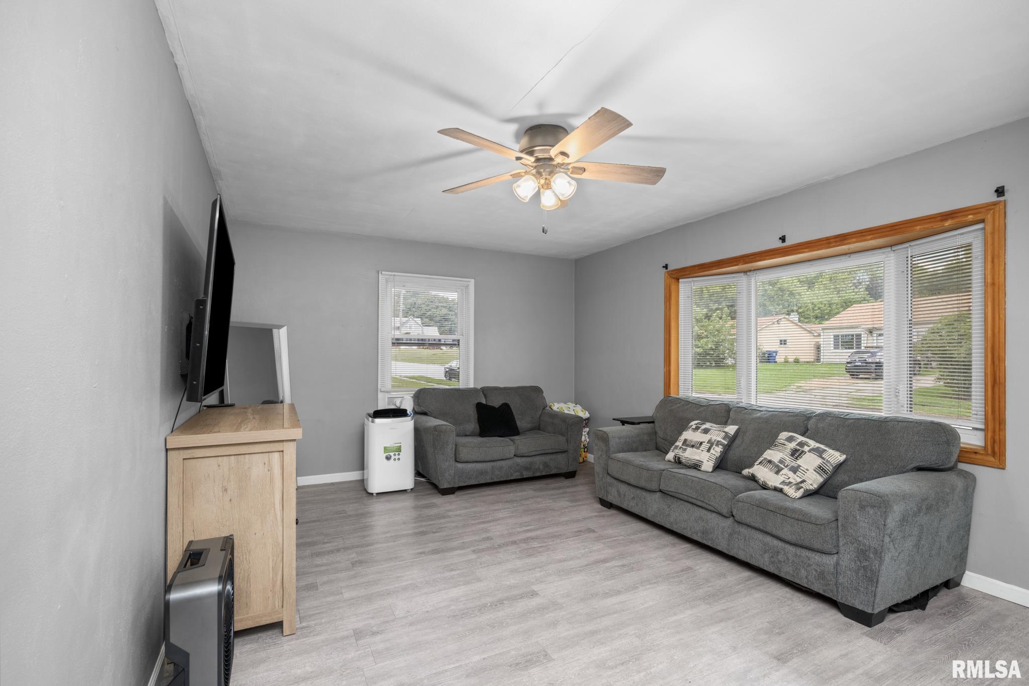 3003 Telegraph Road Davenport, IA 52804 - Photo 4 of 23 Gallery Image 4