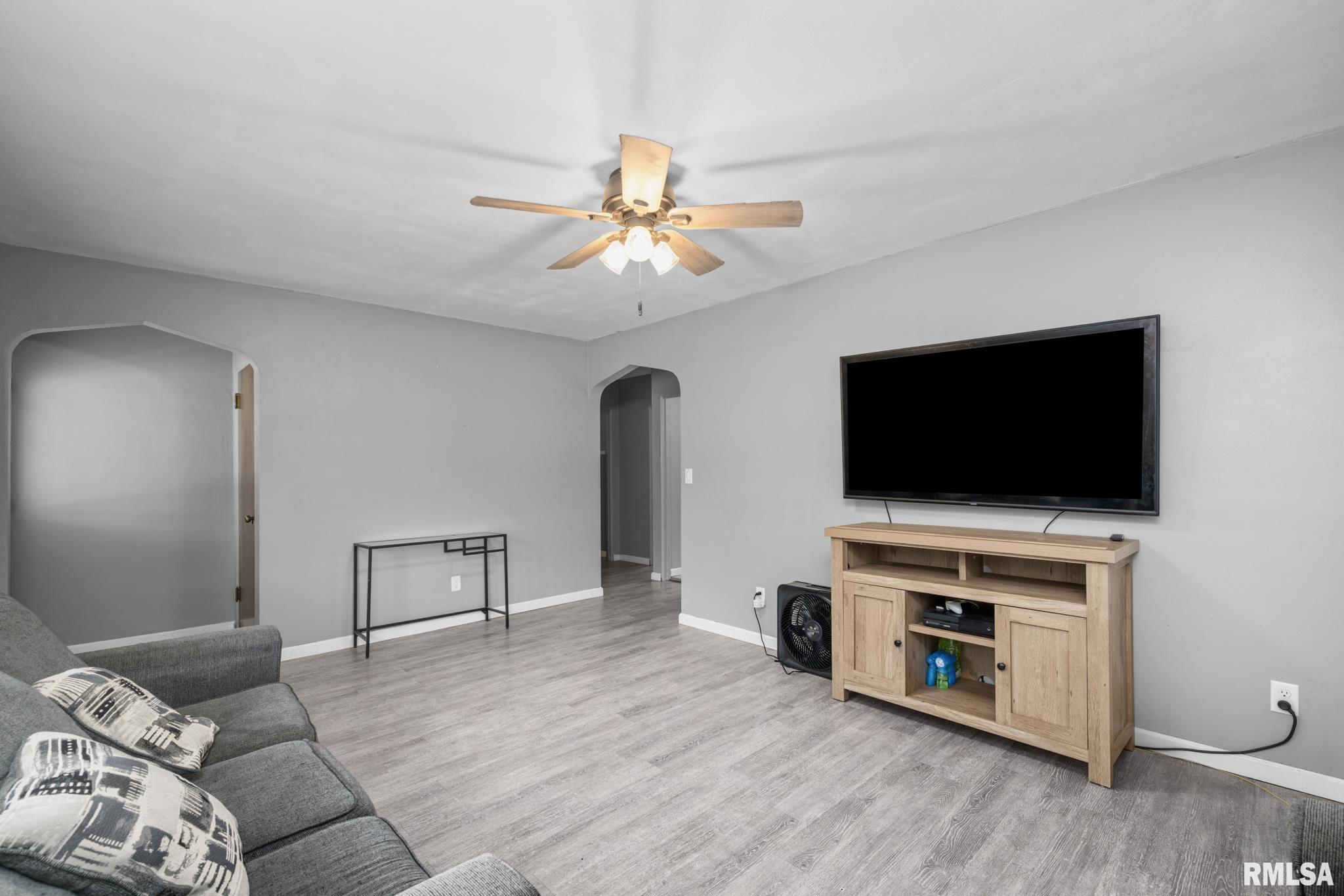 3003 Telegraph Road Davenport, IA 52804 - Photo 5 of 23 Gallery Image 5