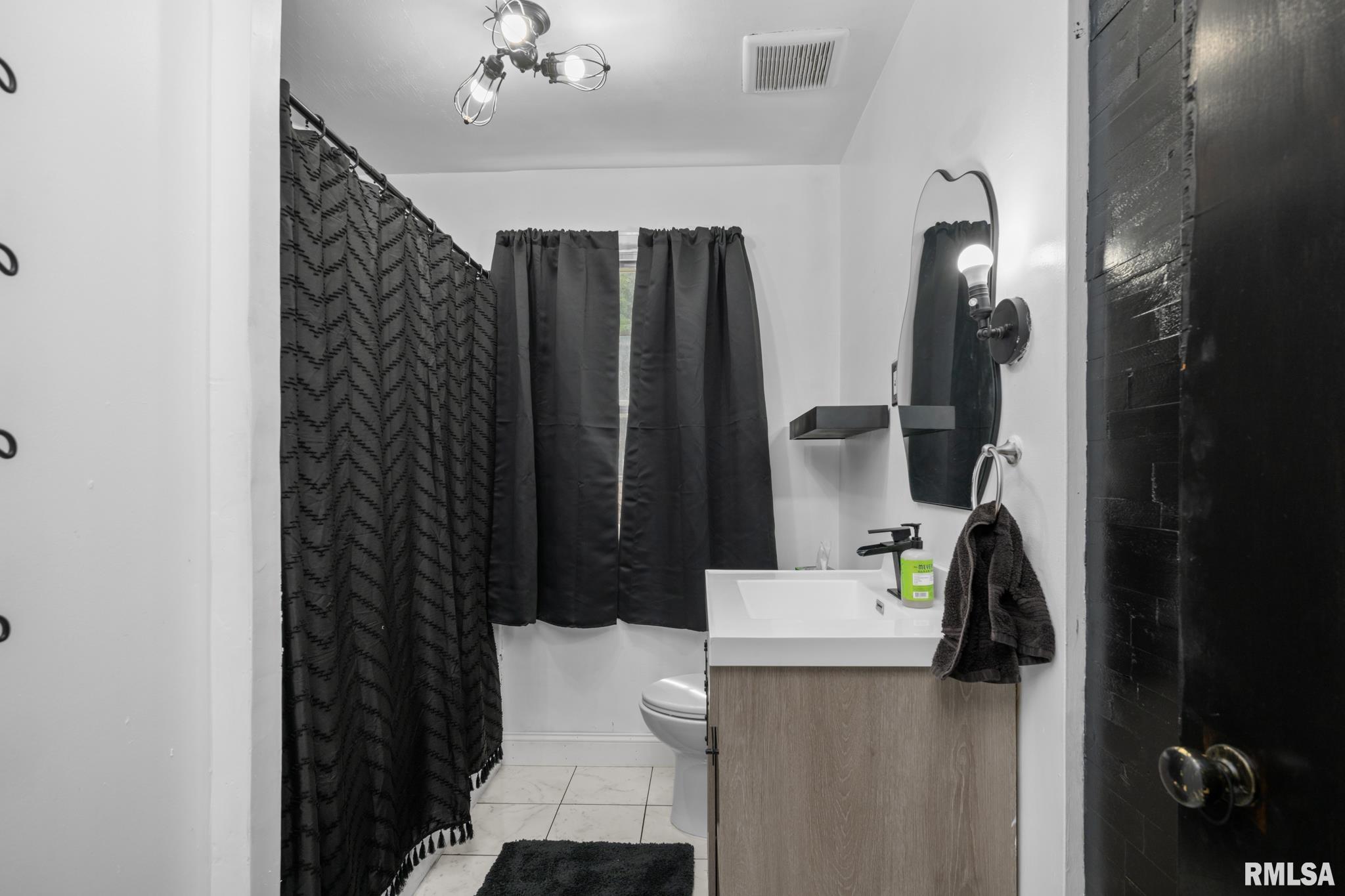 3003 Telegraph Road Davenport, IA 52804 - Photo 6 of 23 Gallery Image 6