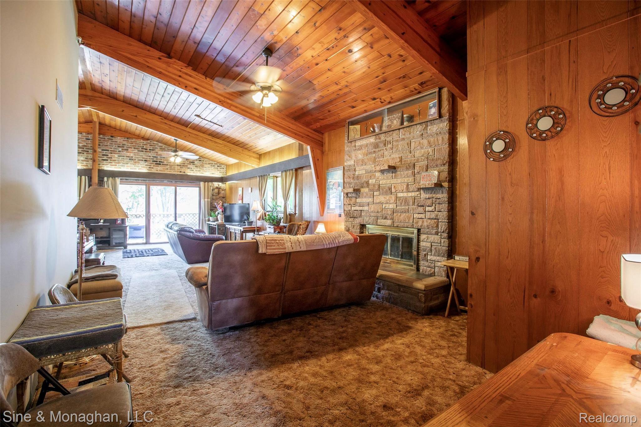 2437 River Road St. Clair, MI 48079 - Photo 17 of 68 18 LIVING ROOM FIREPLACE 2437 River Rd.jpg