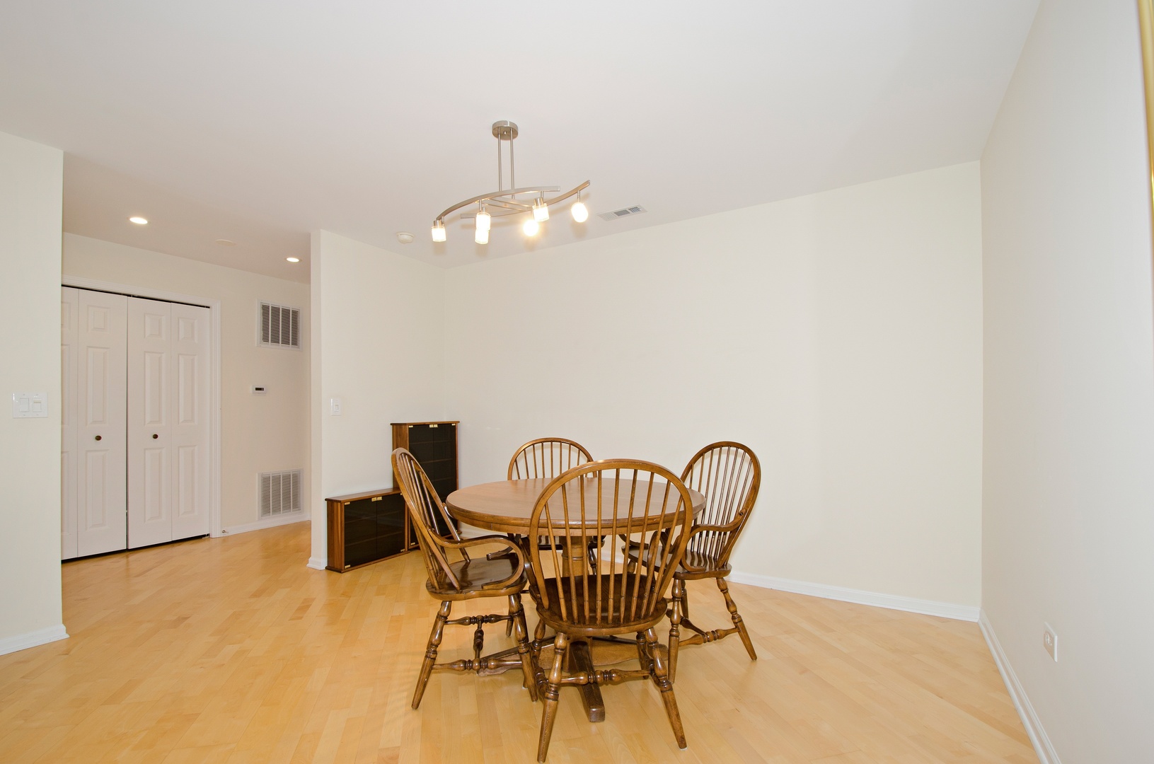 3500 Church Street, Unit 211 Evanston, IL 60203 - Photo 5 of 13