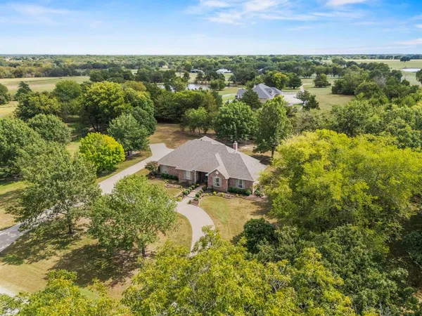 $569,000 | 1 Blue Bonnet Trail, Greenville, TX 75402