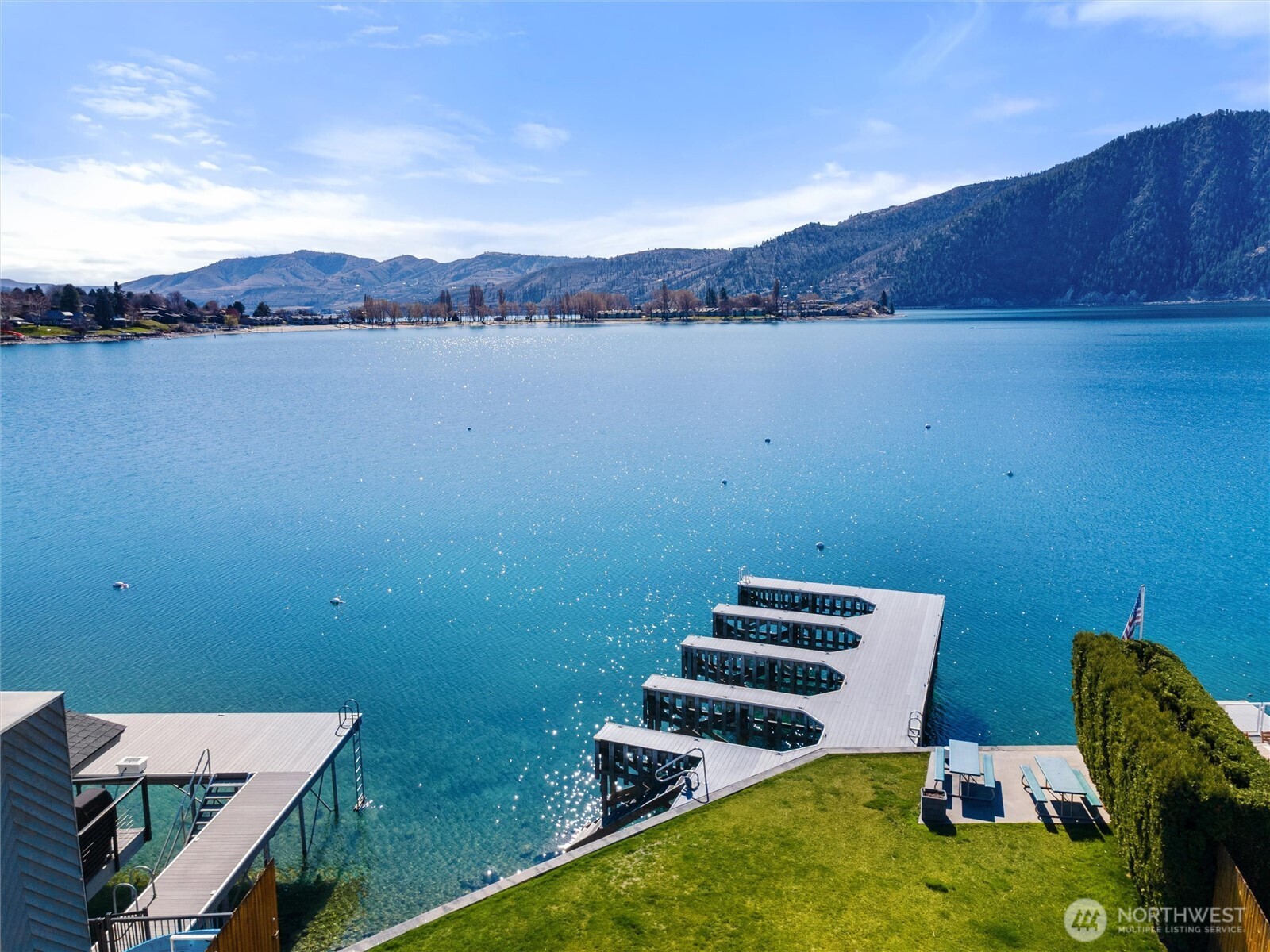 563 Topaz Place Manson, WA 98831 - Photo 8 of 38 a view of a room with a workspace