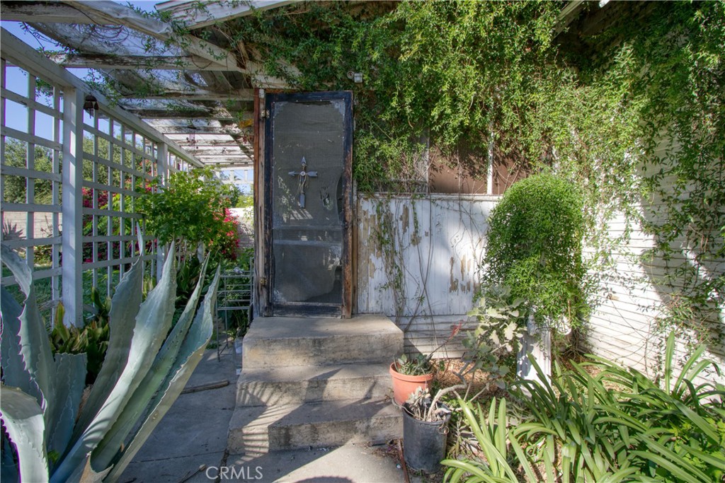 3893 Pine Street Riverside, CA 92501 - Photo 31 of 46