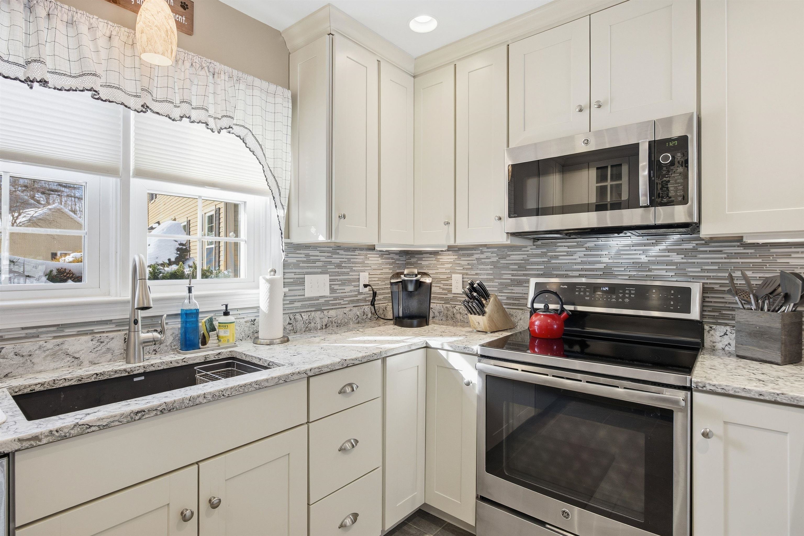 10 Independence Way, Unit A Laconia, NH 03246 - Photo 7 of 58