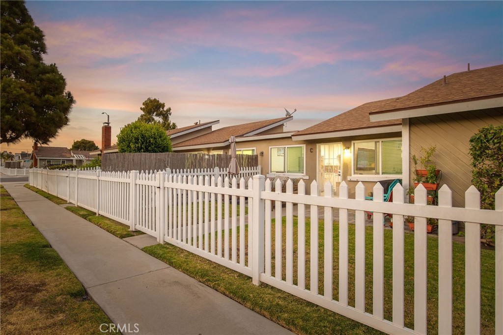 204 Springfield Avenue Huntington Beach, CA 92648 - Photo 40 of 40
